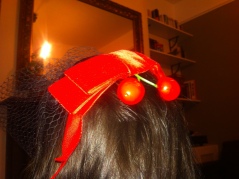 ...And here's the back of the handmade 1950s fascinator